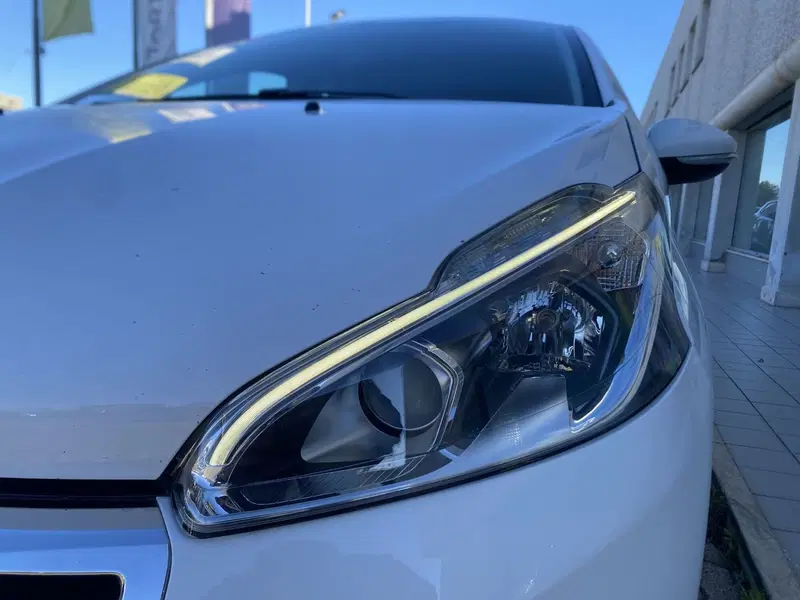 Peugeot 208 usata a Bari (5)