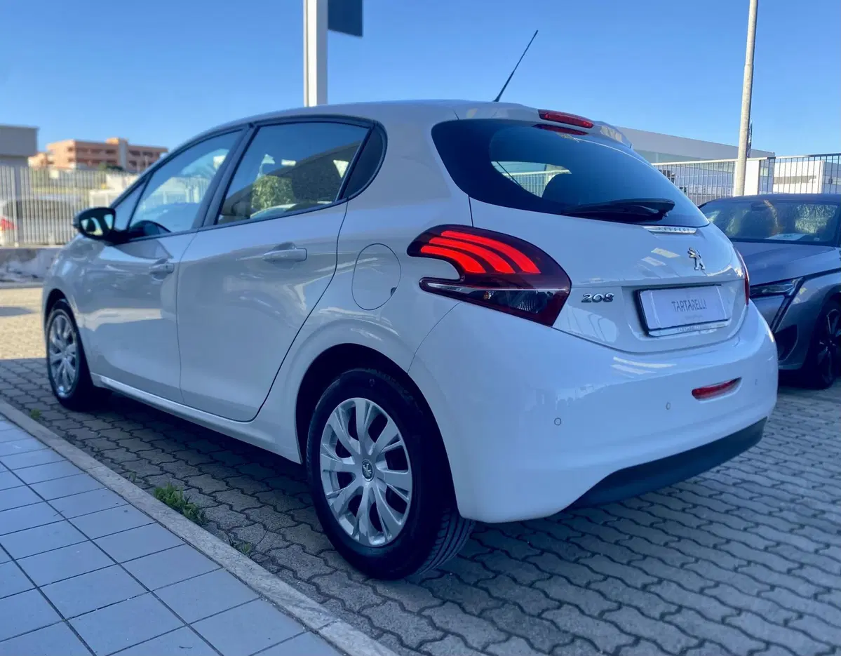Peugeot 208 usata a Bari (6)