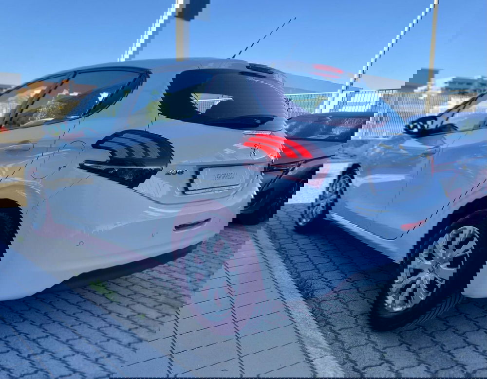 Peugeot 208 usata a Bari (6)