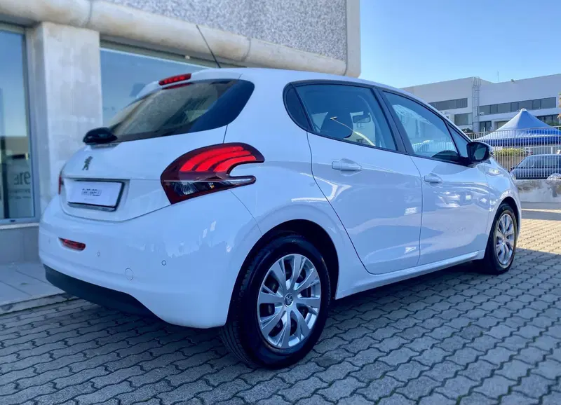 Peugeot 208 usata a Bari (8)