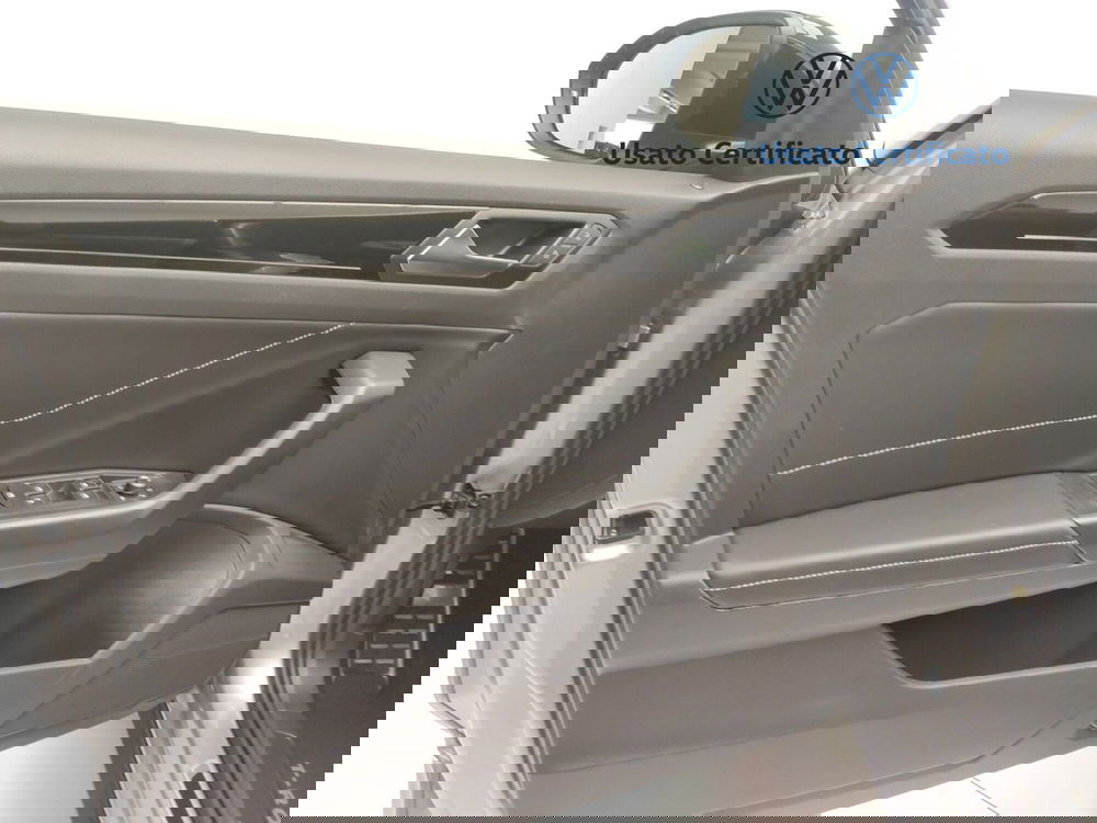 Volkswagen T-Roc usata a Avellino (18)