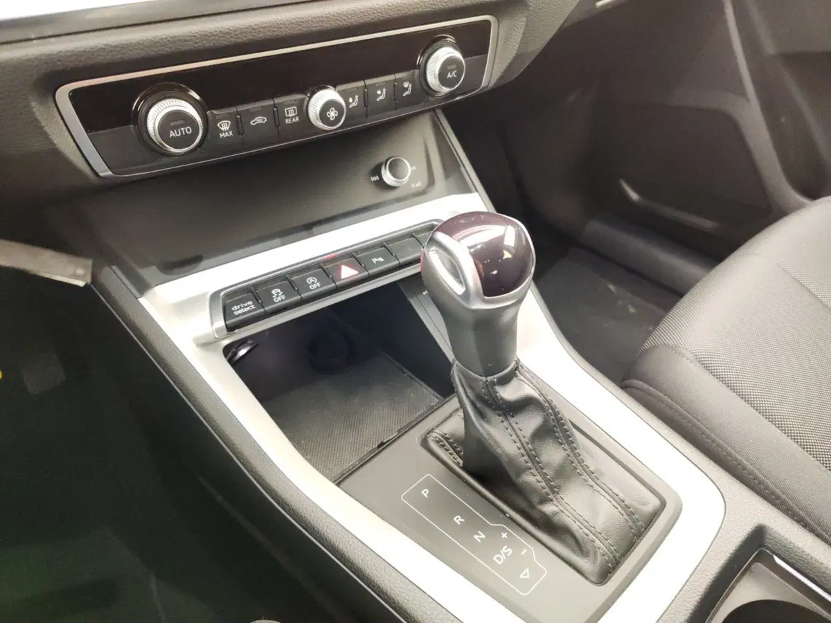 Audi Q3 Sportback usata a Massa-Carrara (11)
