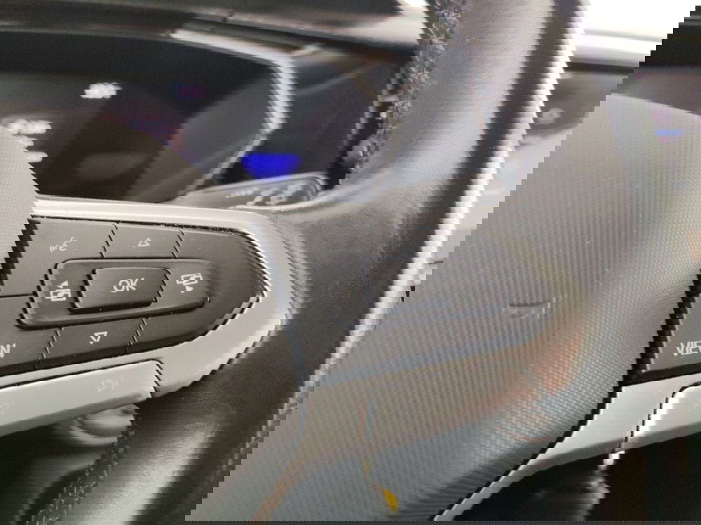 Volkswagen T-Cross usata a Massa-Carrara (13)