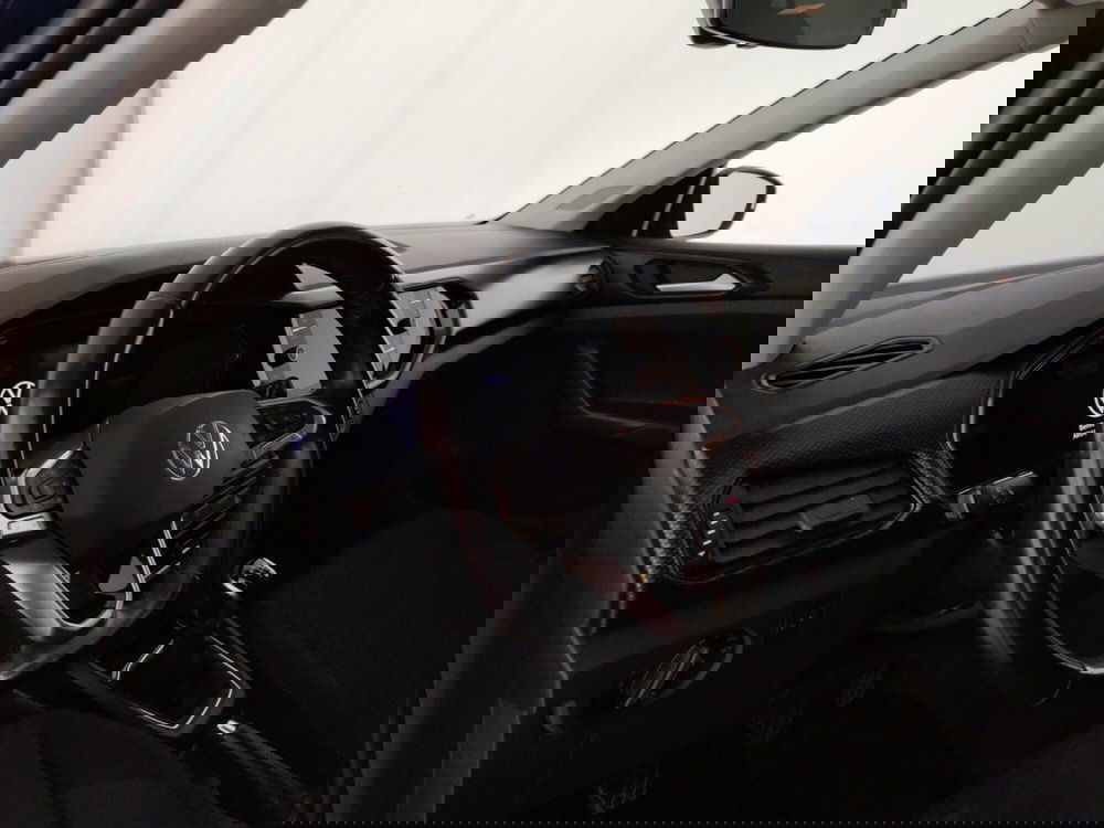 Volkswagen T-Cross usata a Massa-Carrara (8)