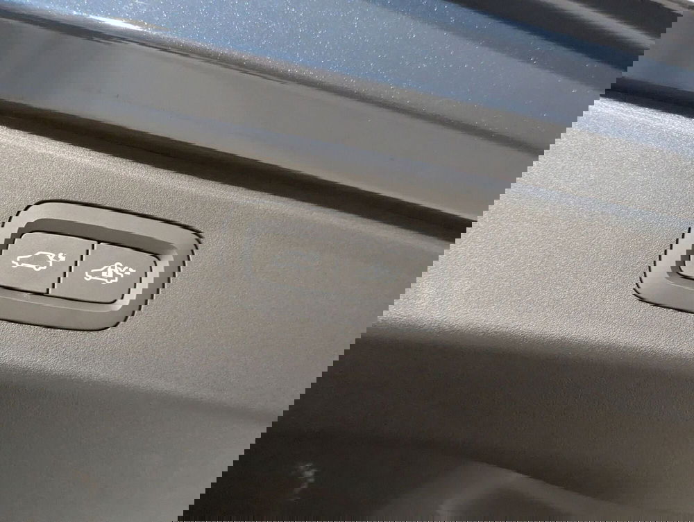 Lynk & Co 01 usata a Pescara (15)