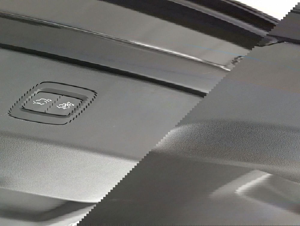 Lynk & Co 01 usata a Pescara (9)