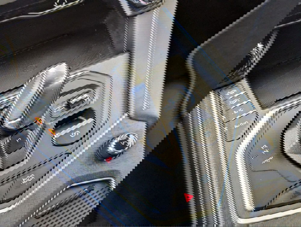 Lynk & Co 01 usata a Pescara (10)