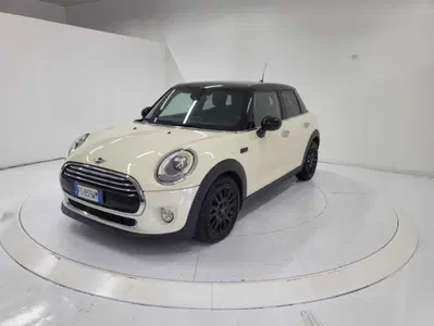 MINI Mini 1.5 Cooper D Boost 5 porte del 2016 usata a Catanzaro