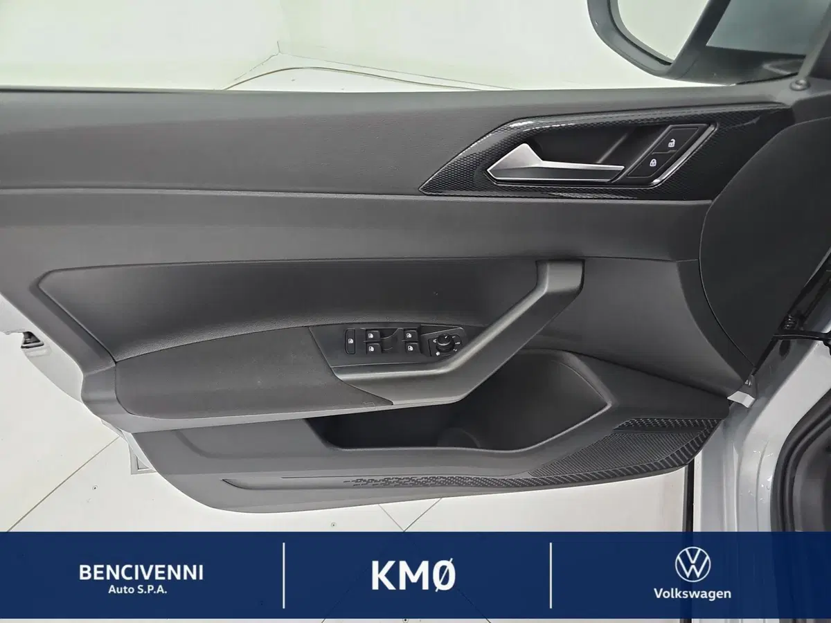 Volkswagen Taigo nuova a Catanzaro (13)