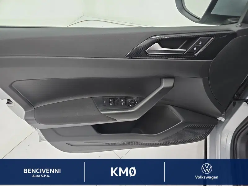 Volkswagen Taigo nuova a Catanzaro (13)