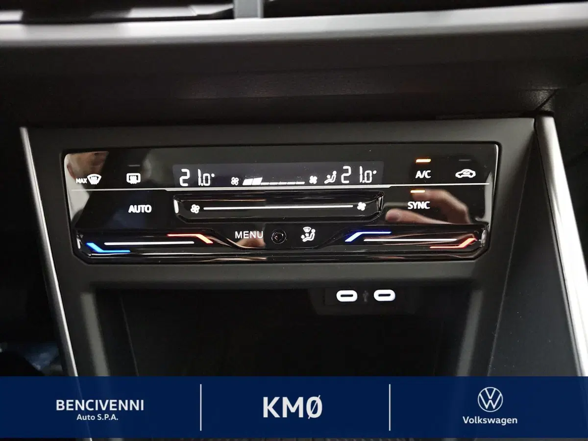 Volkswagen Taigo nuova a Catanzaro (19)