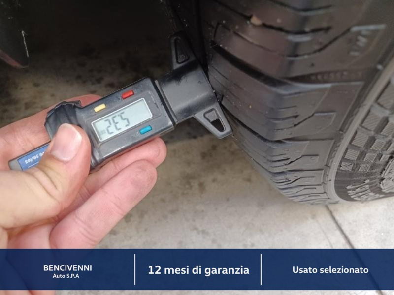 Volkswagen Veicoli Commerciali Caravelle usata a Catanzaro (11)