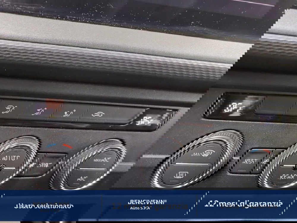 Volkswagen Veicoli Commerciali Caravelle usata a Catanzaro (17)