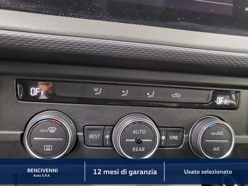 Volkswagen Veicoli Commerciali Caravelle usata a Catanzaro (17)