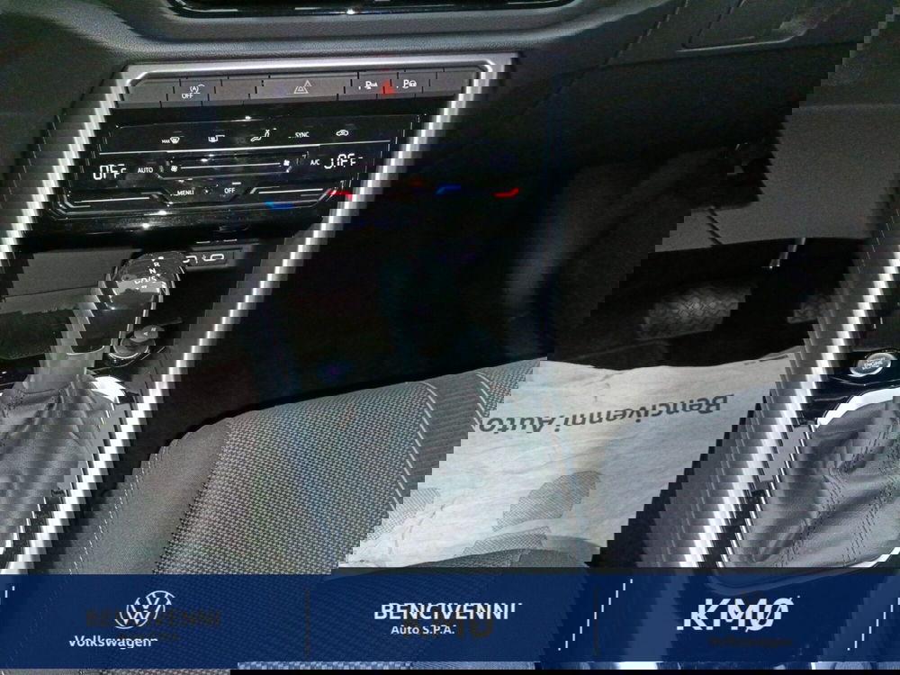 Volkswagen T-Roc nuova a Catanzaro (18)