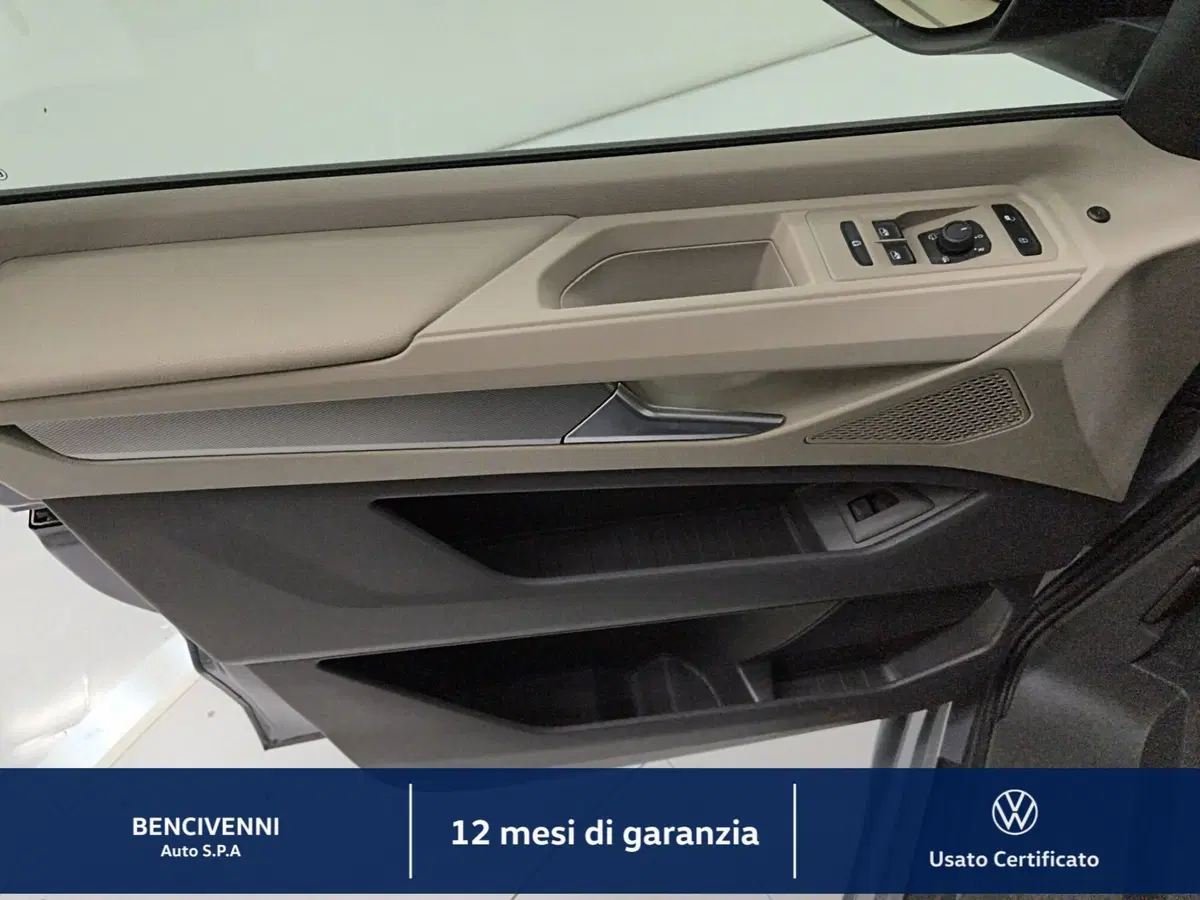 Volkswagen Multivan usata a Catanzaro (13)