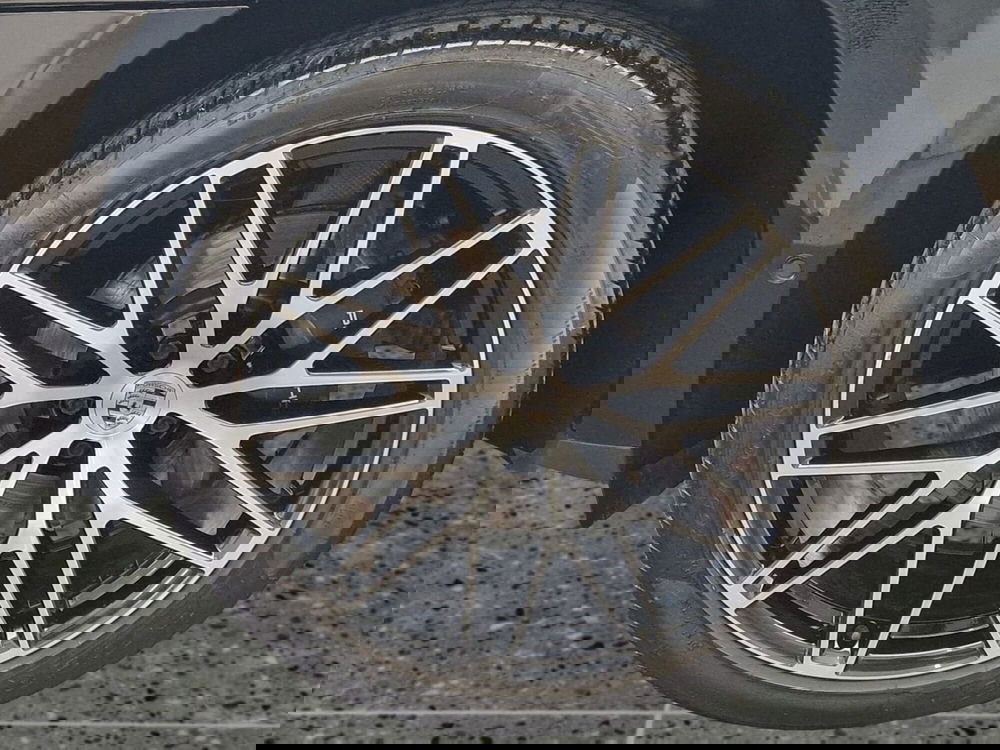 Porsche Macan usata a Bari (10)