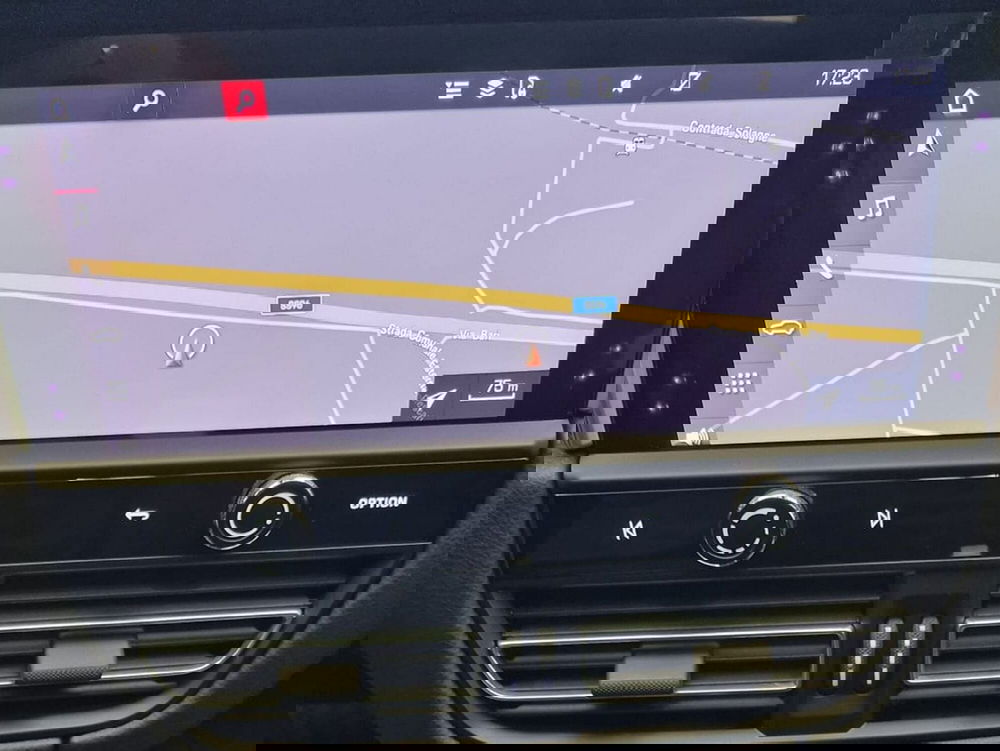 Porsche Macan usata a Bari (16)