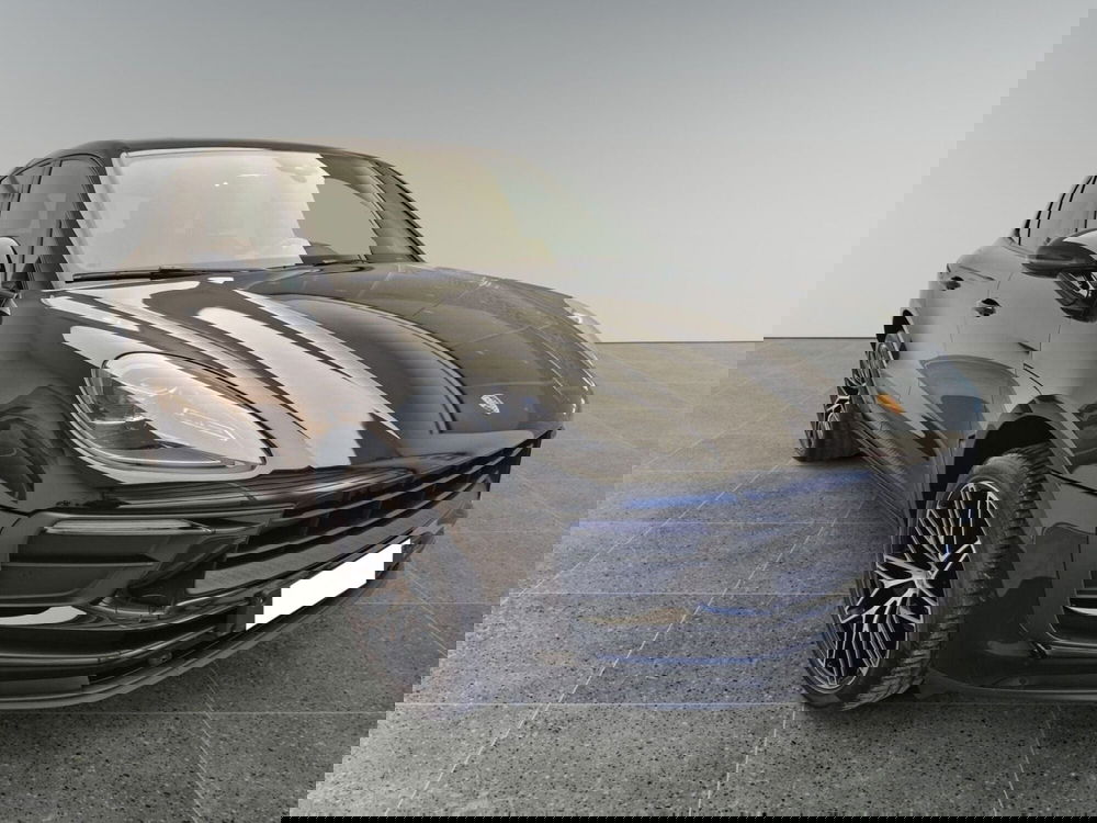 Porsche Macan usata a Bari (17)