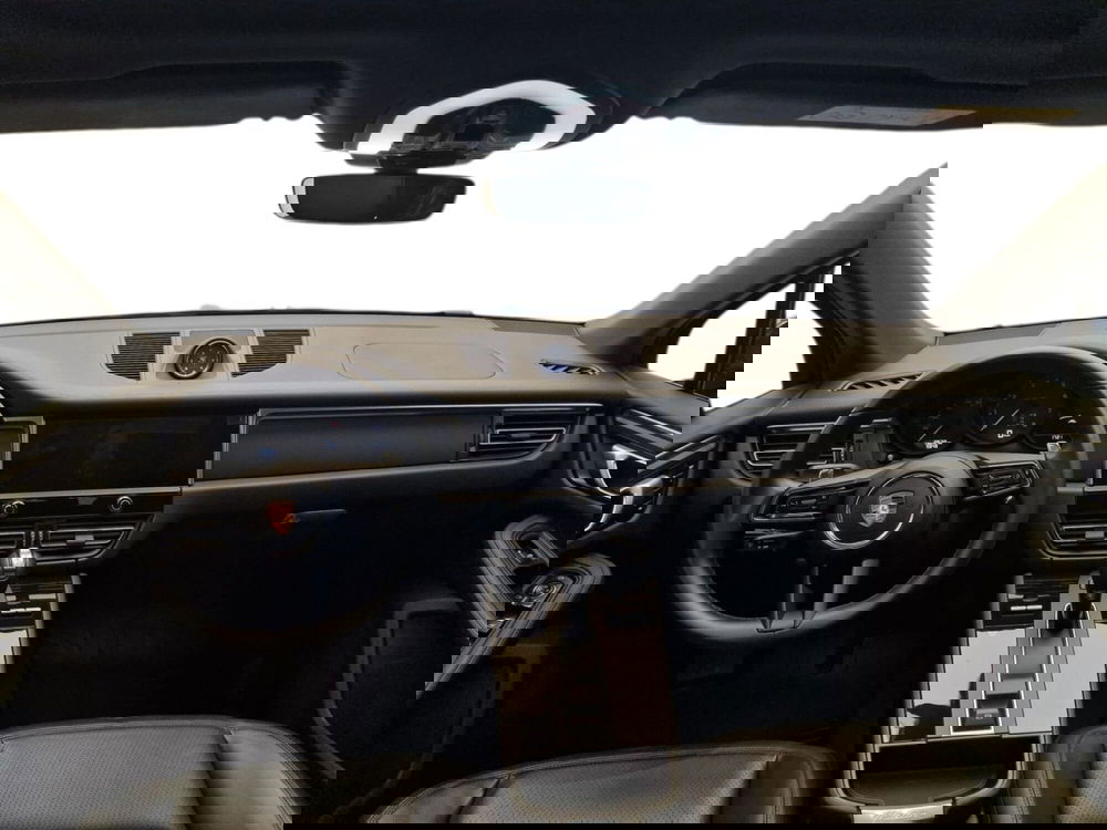 Porsche Macan usata a Bari (4)
