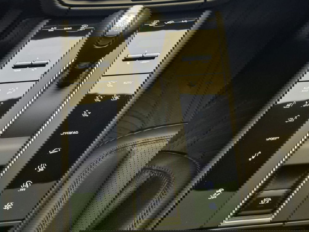 Porsche Macan usata a Bari (6)