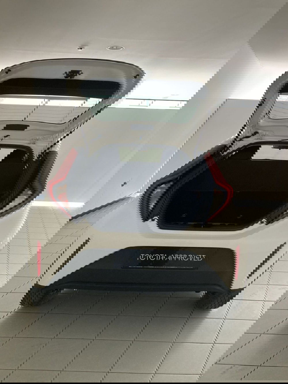 Toyota Aygo X usata a Barletta-Andria-Trani (6)