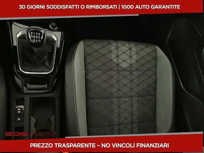 Volkswagen T-Roc nuova a Chieti (18)