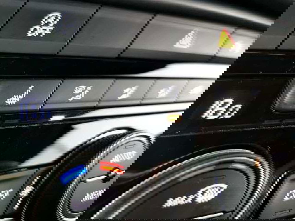 Volkswagen T-Roc Cabrio usata a Chieti (11)