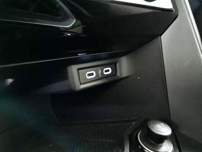 Volkswagen T-Roc Cabrio usata a Chieti (18)