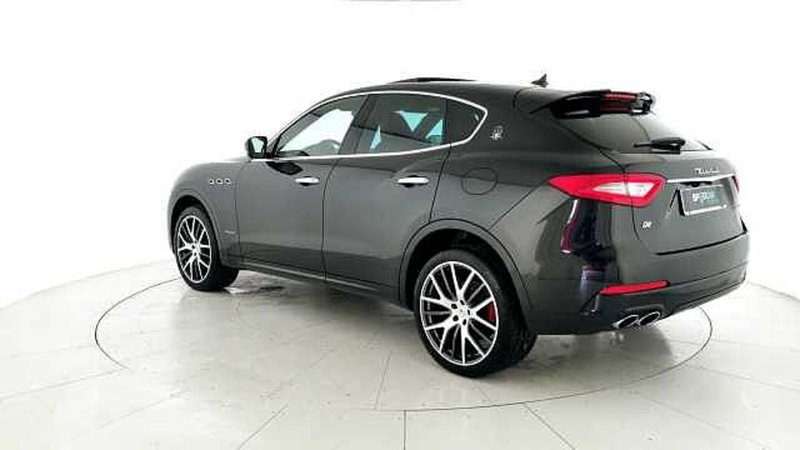 Maserati Levante usata a Chieti (2)