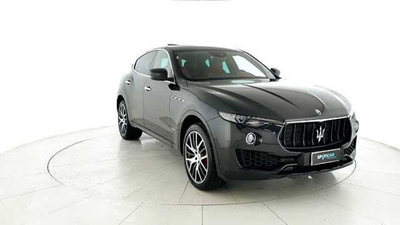 Maserati Levante usata a Chieti (4)