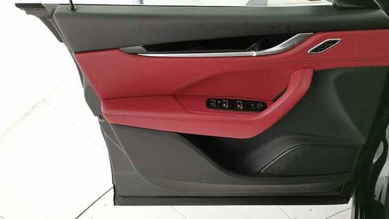 Maserati Levante usata a Chieti (5)