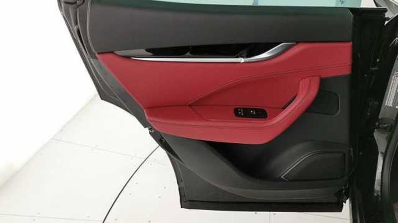Maserati Levante usata a Chieti (7)