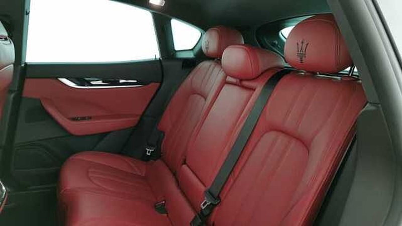 Maserati Levante usata a Chieti (8)