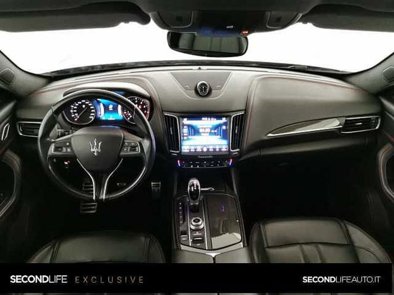 Maserati Levante usata a Chieti (10)