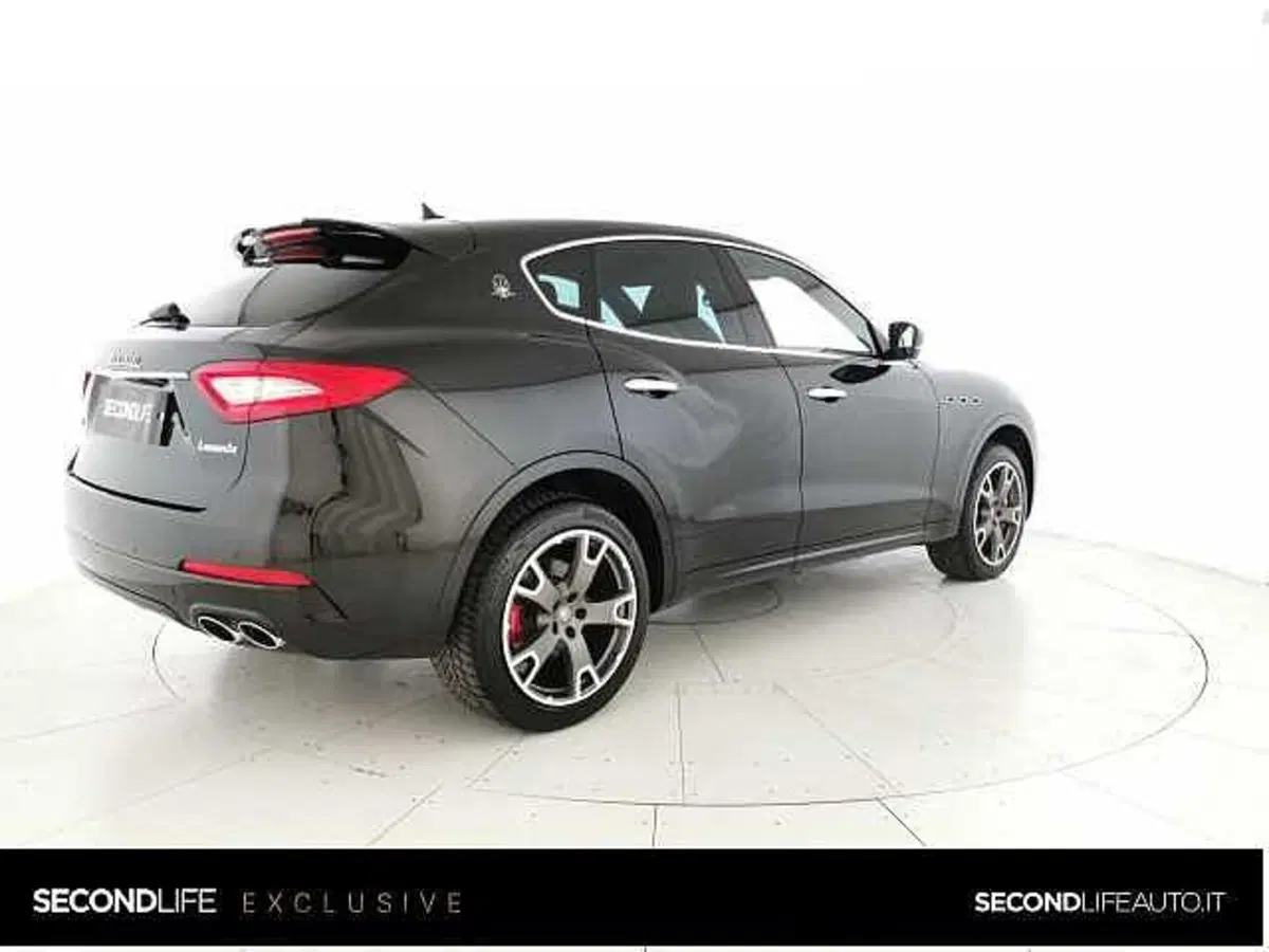 Maserati Levante usata a Chieti (3)