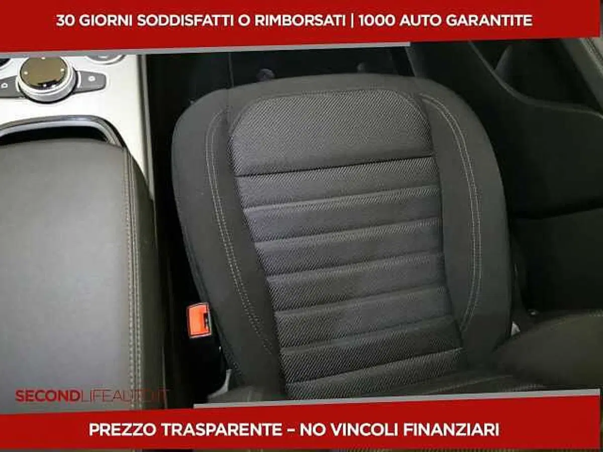 Alfa Romeo Stelvio usata a Chieti (18)