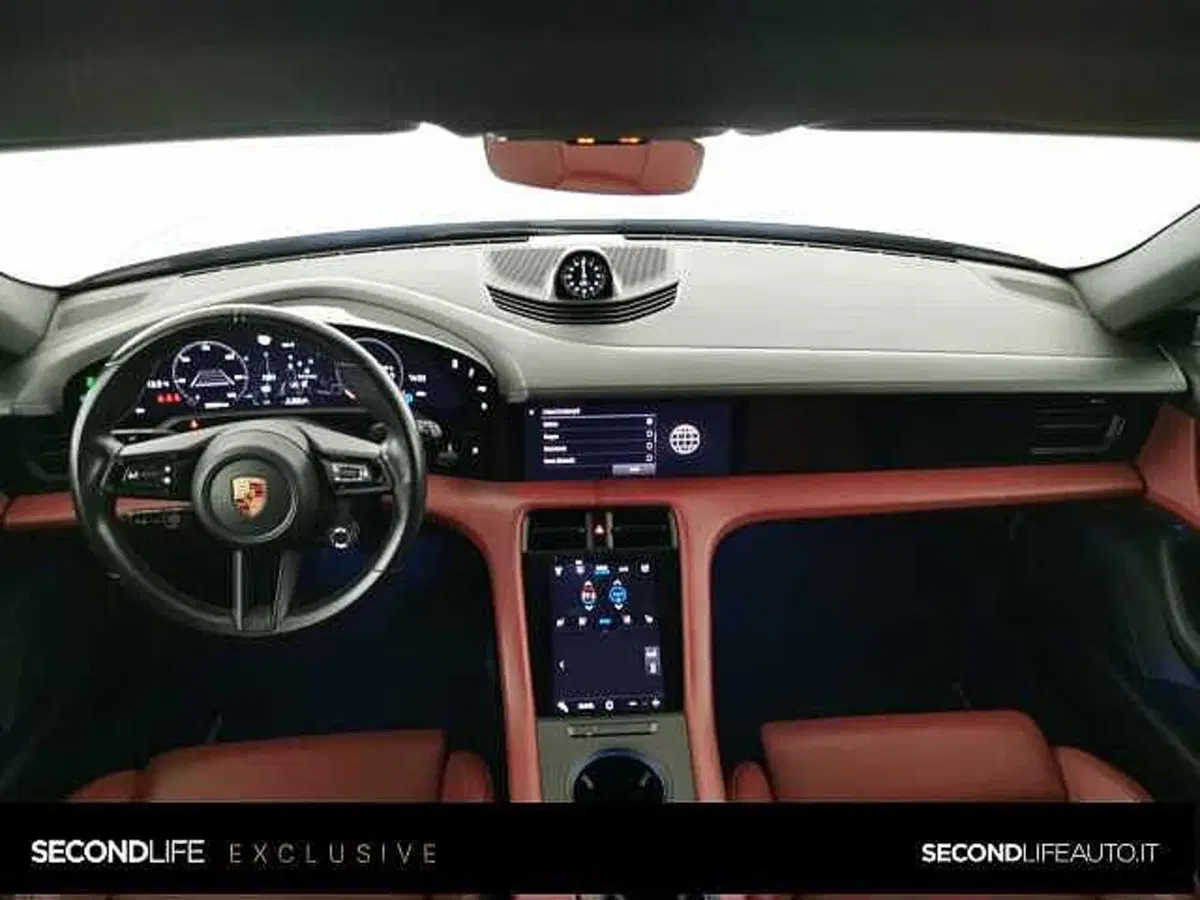 Porsche Taycan Cross Turismo usata a Chieti (9)