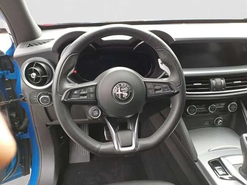 Alfa Romeo Stelvio usata a Venezia (12)