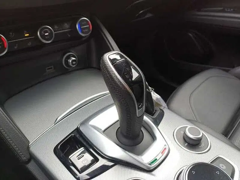 Alfa Romeo Stelvio usata a Venezia (14)