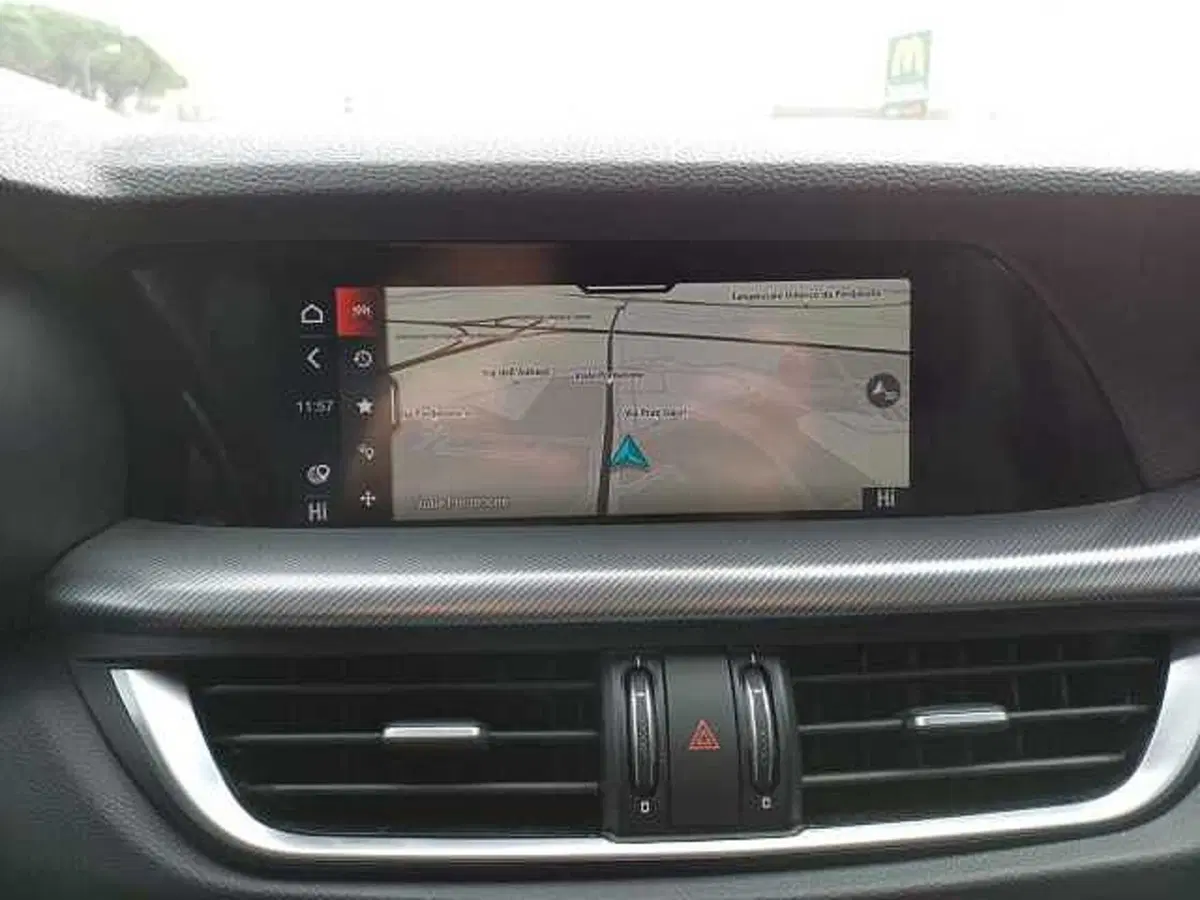Alfa Romeo Stelvio usata a Venezia (15)