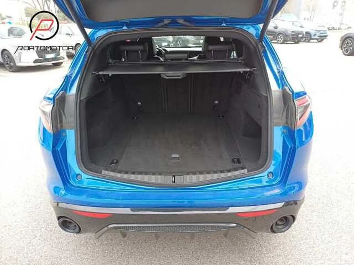 Alfa Romeo Stelvio usata a Venezia (17)