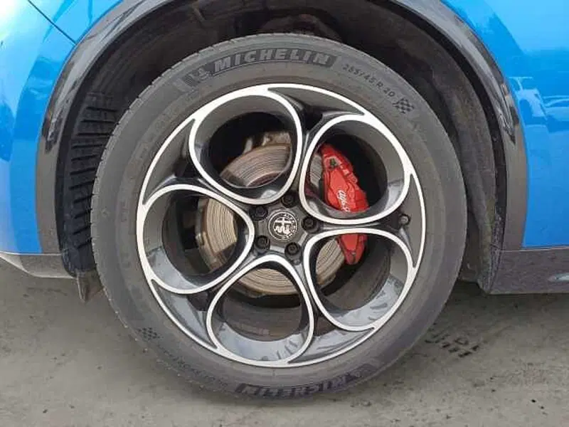 Alfa Romeo Stelvio usata a Venezia (18)