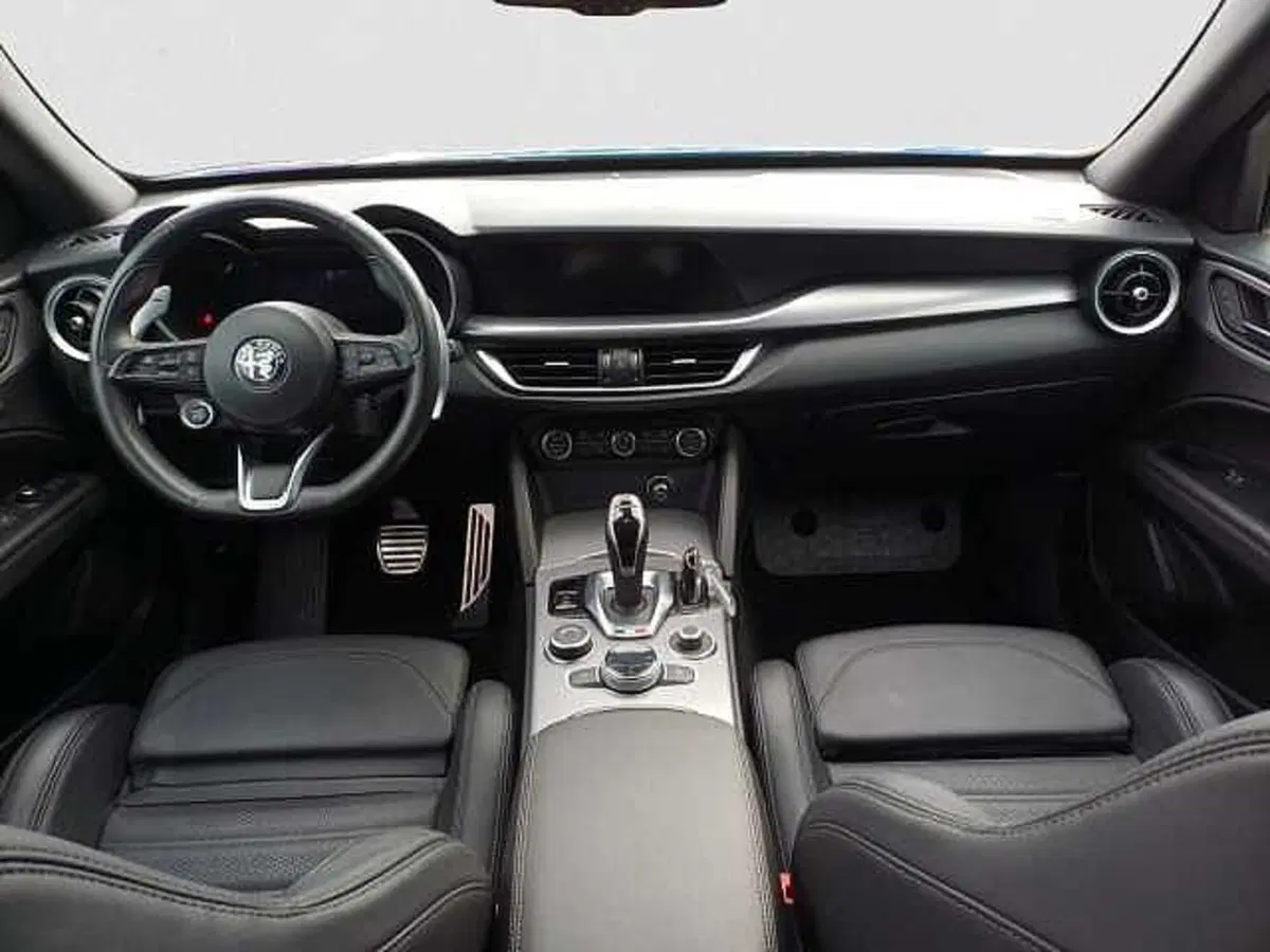 Alfa Romeo Stelvio usata a Venezia (9)