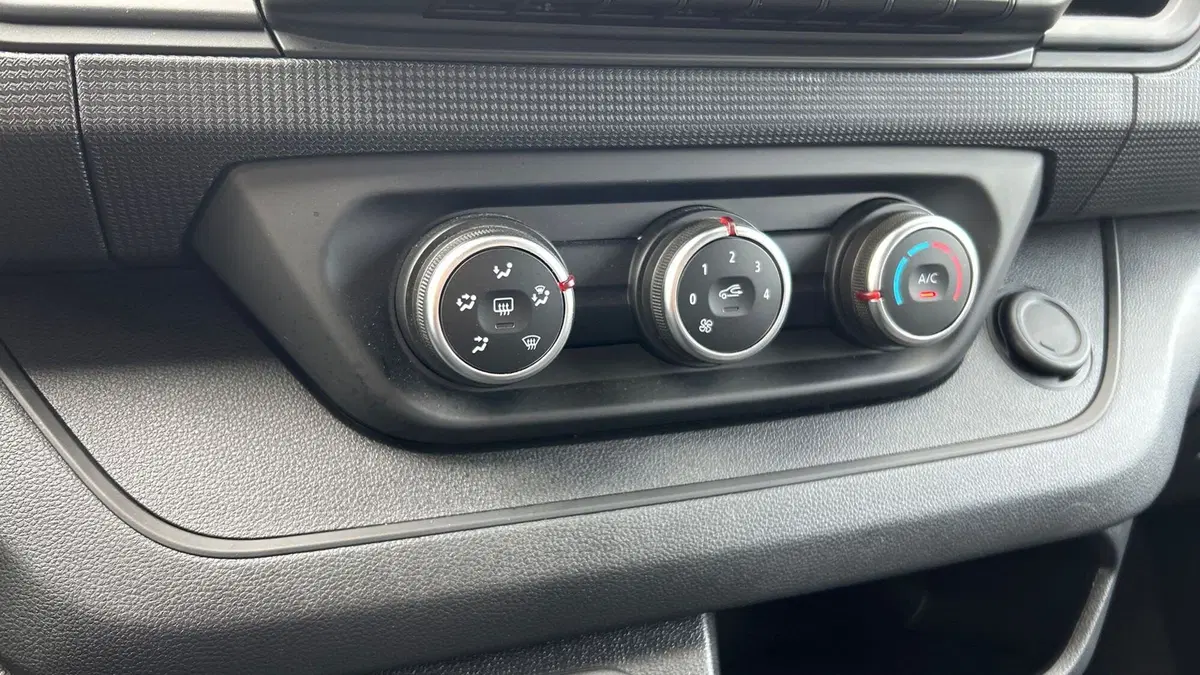 Renault Trafic Furgone nuova a Padova (14)