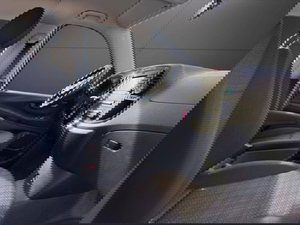 Mercedes-Benz Vito usata a Milano (6)