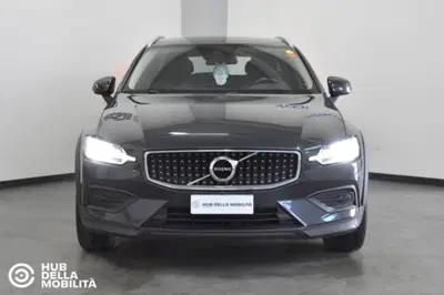 Volvo V60 Cross Country D4 AWD Geartronic Pro del 2019 usata a Foligno