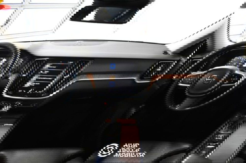 Volvo V60 Cross Country usata a Perugia (10)