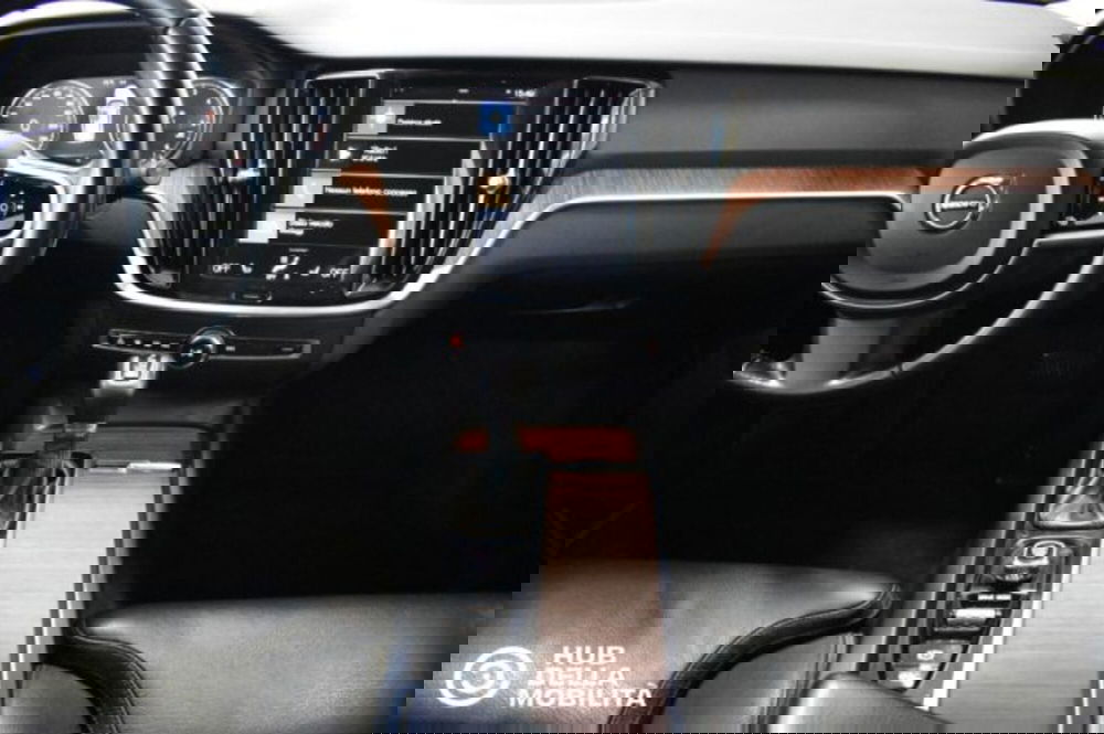 Volvo V60 Cross Country usata a Perugia (11)