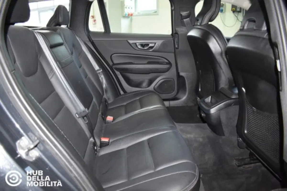 Volvo V60 Cross Country usata a Perugia (18)